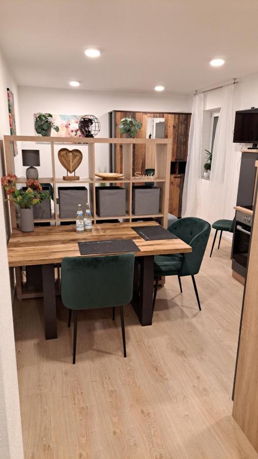 Appartment-Ferienwohnug mit Küche, Bad, kostenlos WLAN und Stellplatz, Modern eingerichtet Roding Exterior foto