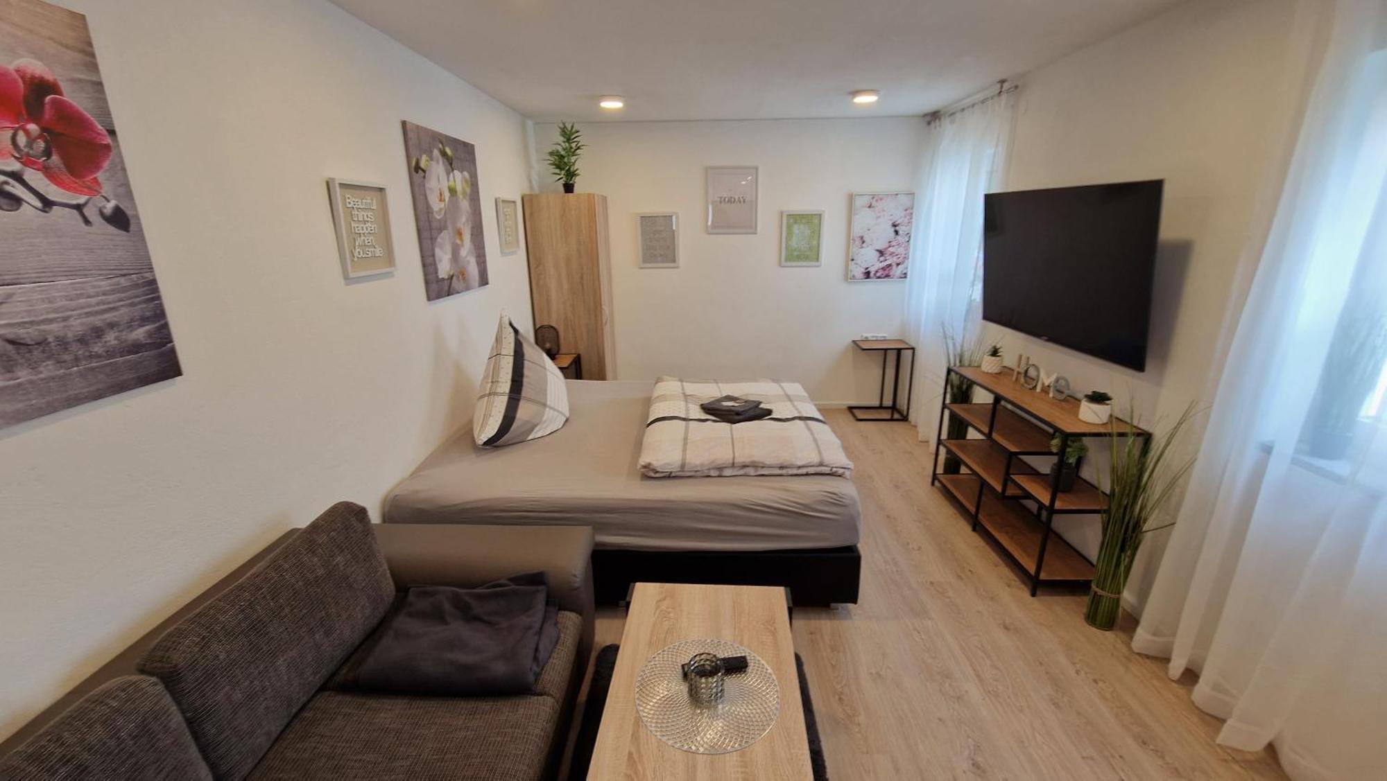 Appartment-Ferienwohnug mit Küche, Bad, kostenlos WLAN und Stellplatz, Modern eingerichtet Roding Habitación foto